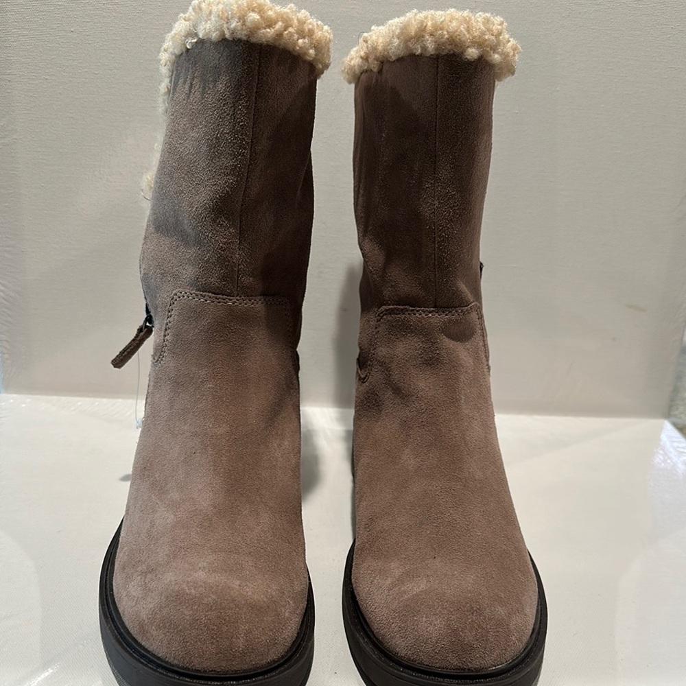 NWOT Clarks Women Half Suede and Wool Trimmed Top Boots with Snap & Zipper side.